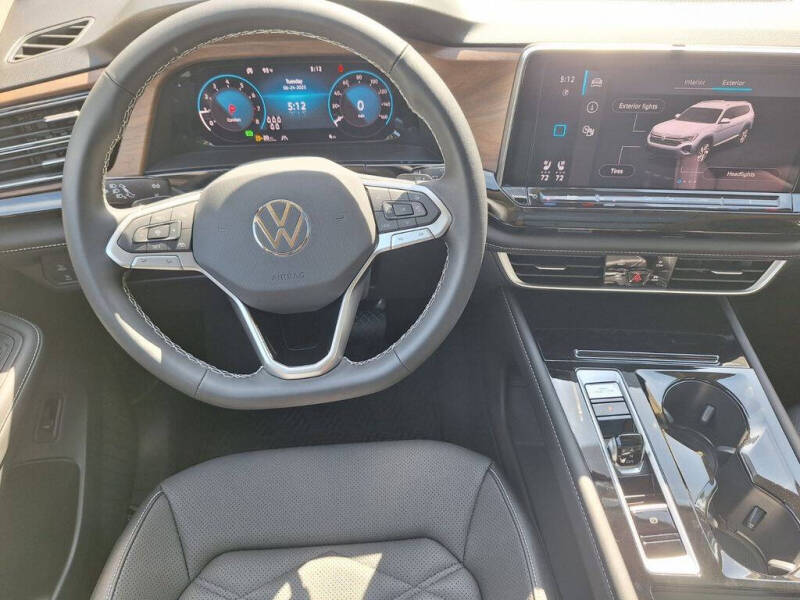 2025 Volkswagen Atlas SE