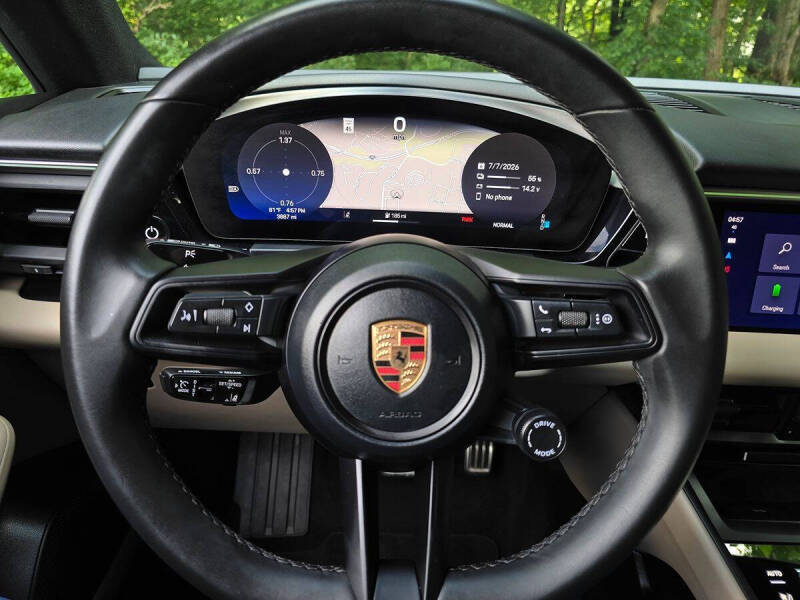 2025 Porsche Macan 4S Electric