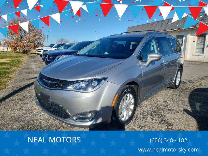 2019 Chrysler Pacifica Touring L's photo