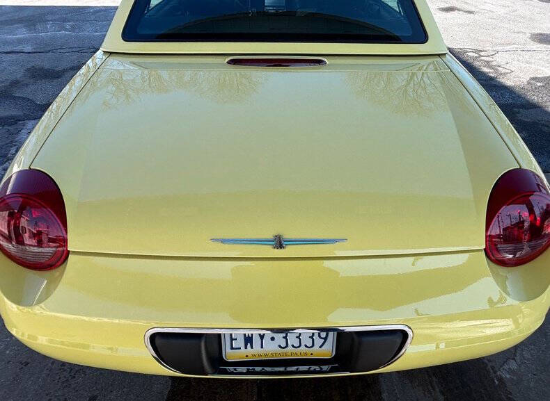 2002 Ford Thunderbird Deluxe