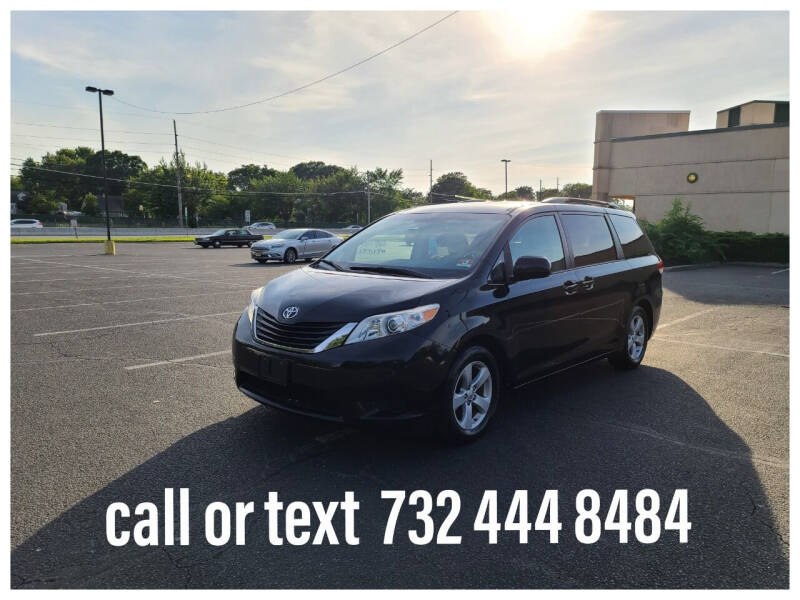 2011 Toyota Sienna LE 8-Passenger
