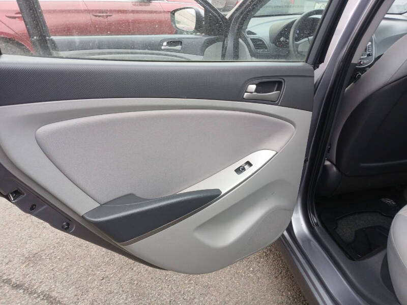 2017 Hyundai Accent SE