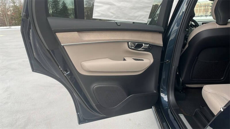 2026 Volvo XC90 B6 Ultra Dark 7P