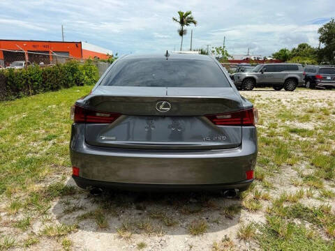 2015 Lexus IS 250 Crafted Line