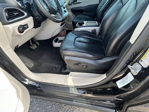 2022 Chrysler Pacifica Touring L