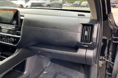 2024 Nissan Pathfinder SV