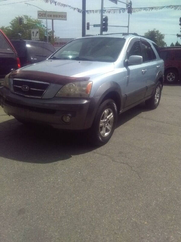 2005 Kia Sorento for sale at Car Mart in Spokane WA