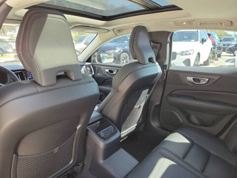 2024 Volvo S60 Recharge T8 Plus Dark Theme