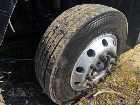 2007 Freightliner M2 106