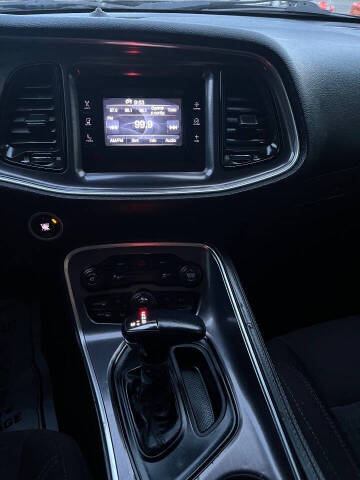 2015 Dodge Challenger SXT