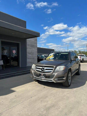 2014 Mercedes-Benz GLK for sale at A & V MOTORS in Hidalgo TX
