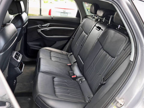 2019 Audi e-tron quattro Prestige