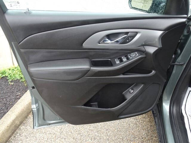 2022 Chevrolet Traverse LT Cloth