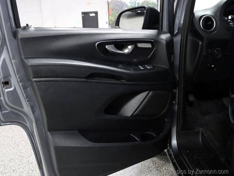 2016 Mercedes-Benz Metris Passenger