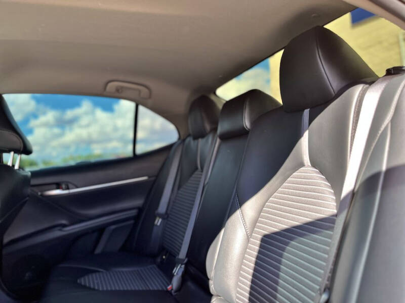 2020 Toyota Camry SE