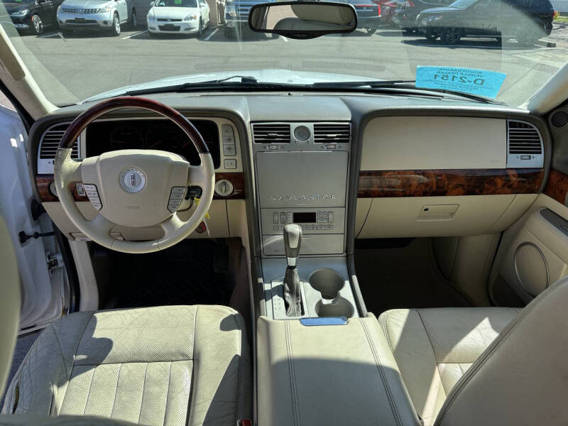 2004 Lincoln Navigator Luxury