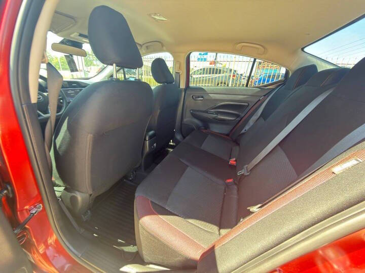 2025 Nissan Versa SR