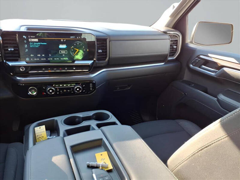 2024 Chevrolet Silverado 1500 LT