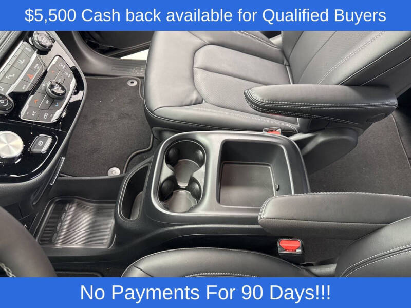 2026 Chrysler Pacifica Select