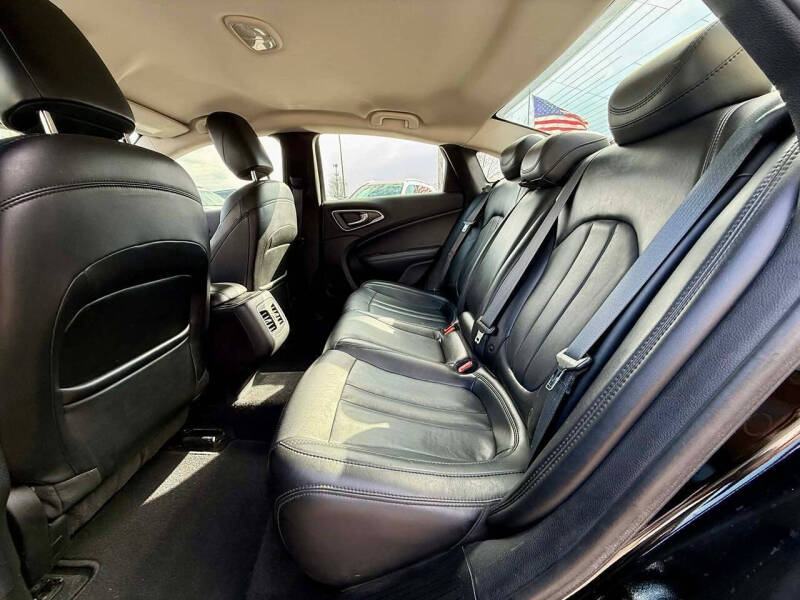2015 Chrysler 200 C