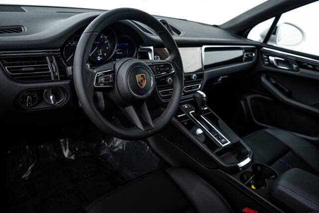 2025 Porsche Macan