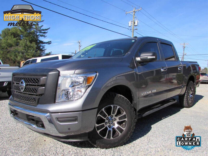 2020 Nissan Titan SV's photo