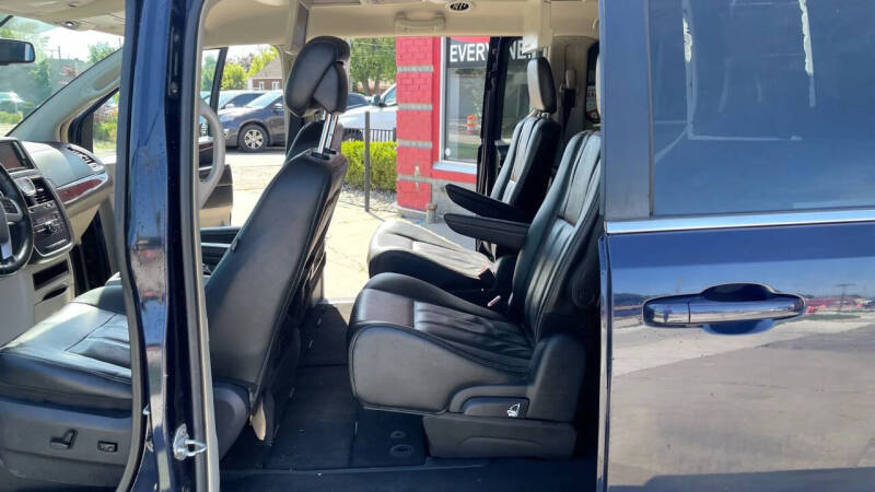 2014 Chrysler Town and Country Touring