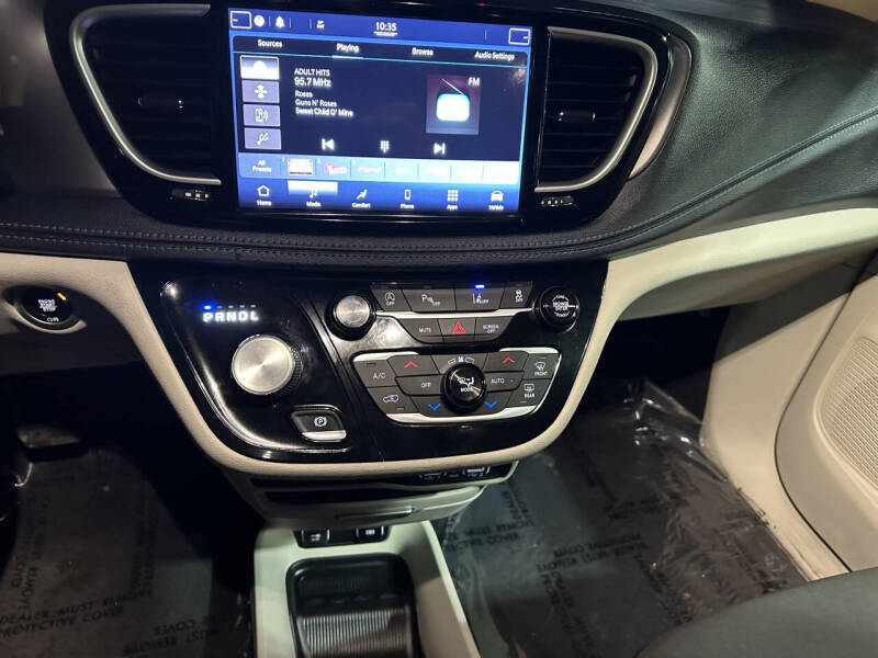 2021 Chrysler Pacifica Touring