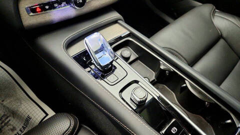 2024 Volvo XC90 B6 Ultimate Bright Theme 7P