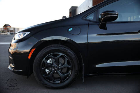 2023 Chrysler Pacifica Plug-In Hybrid Limited