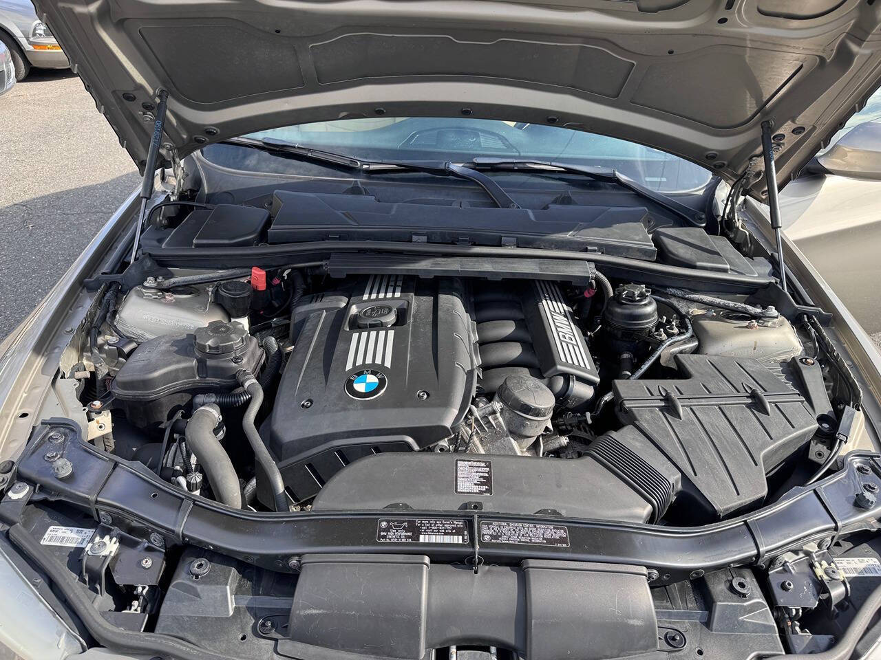 2011 BMW 3 Series 31