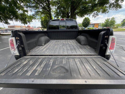 2008 Mitsubishi Raider LS