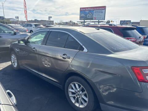 2013 Ford Taurus SE