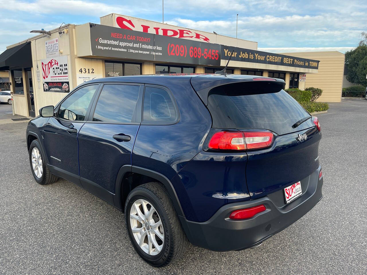 2015 Jeep Cherokee for sale at Super Auto Sales Modesto in Modesto, CA