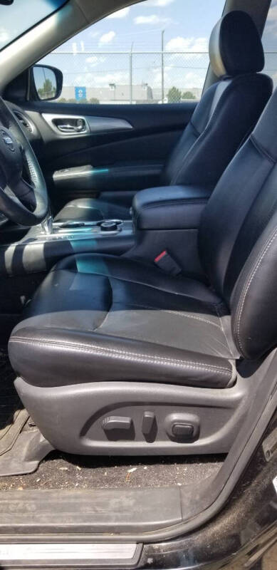 2017 Nissan Pathfinder SL