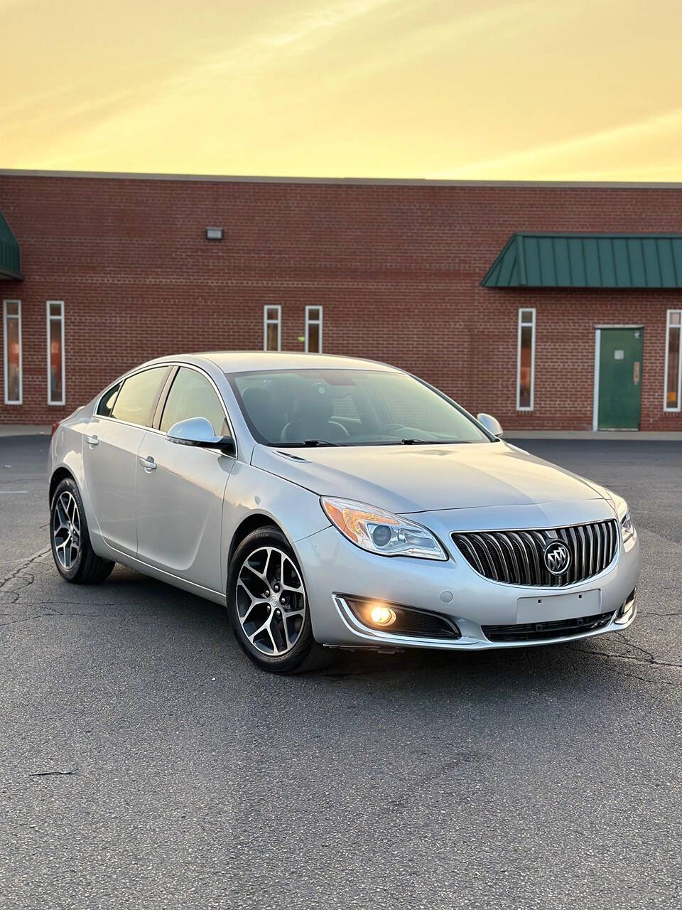 2017 Buick Regal for sale at Unlimited Auto Sales Inc. in Detroit, MI