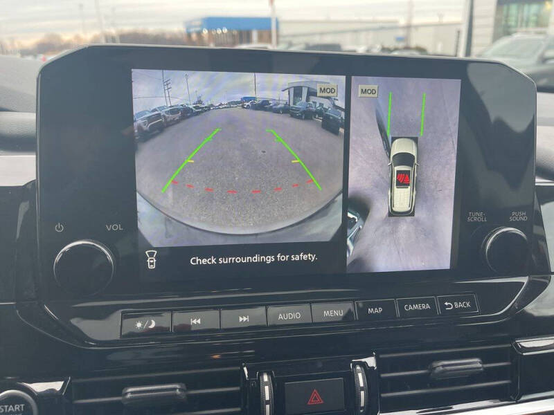 2023 Nissan Pathfinder SL