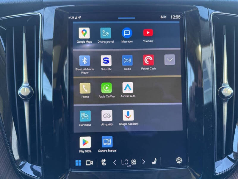 2023 Volvo XC60 B5 Plus Dark Theme