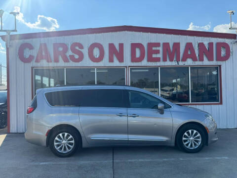 2017 Chrysler Pacifica Touring-L