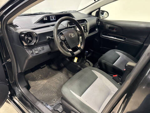 2019 Toyota Prius c LE