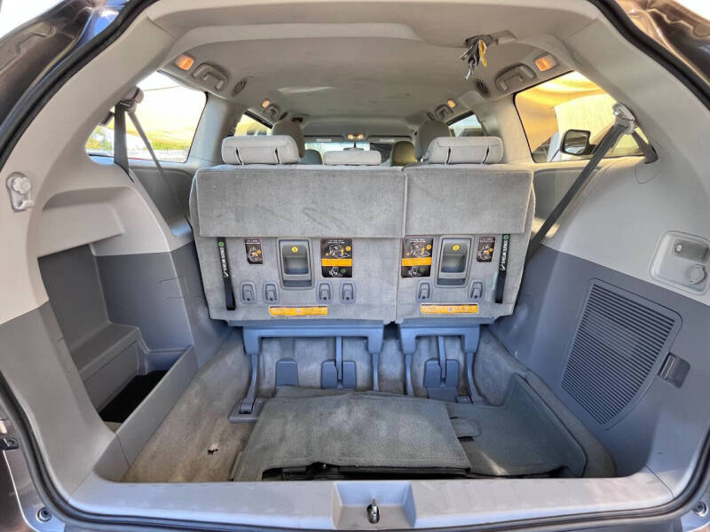 2012 Toyota Sienna