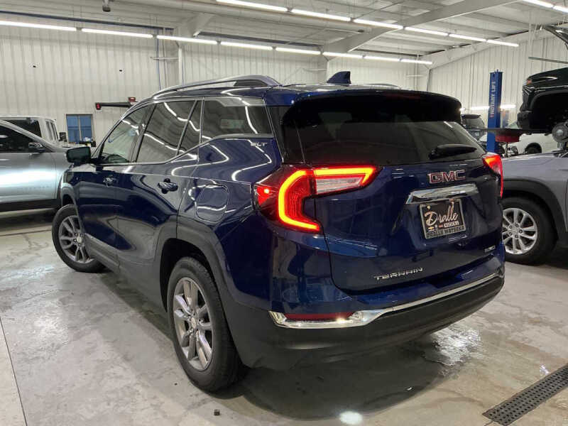 2022 GMC Terrain SLT