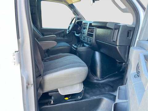 2022 Chevrolet Express 2500