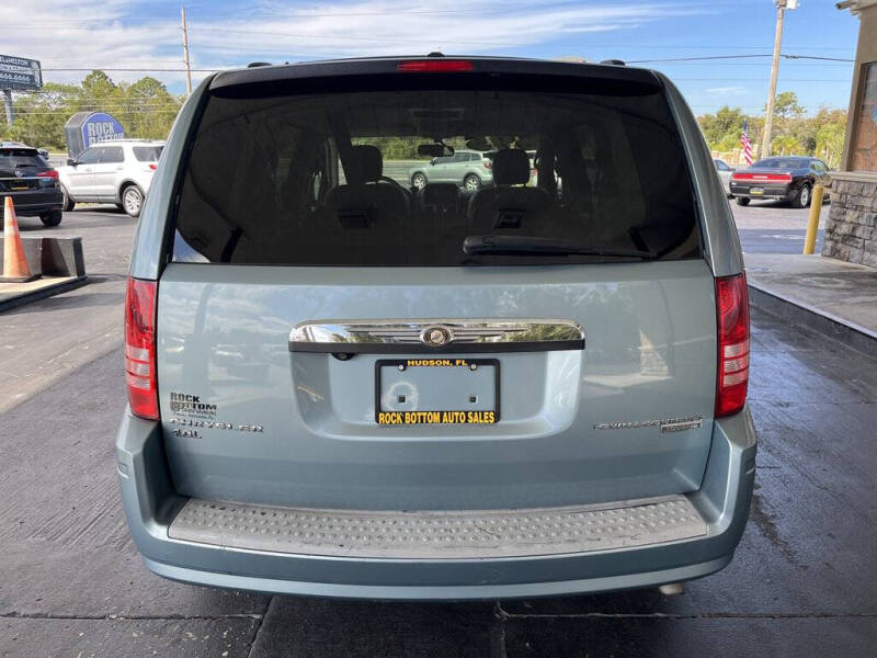 2009 Chrysler Town and Country Touring