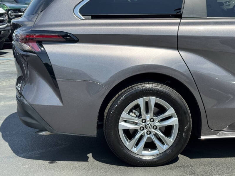 2024 Toyota Sienna XLE 7-Passenger
