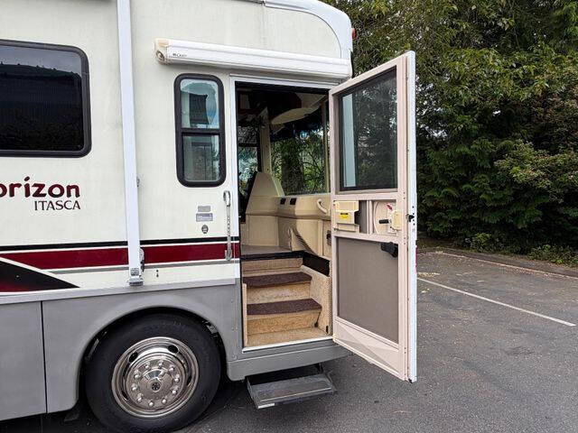 2002 Freightliner XC Chassis