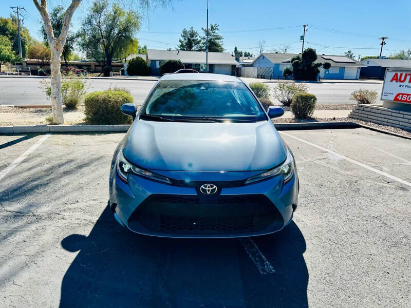 2022 Toyota Corolla LE photo 2