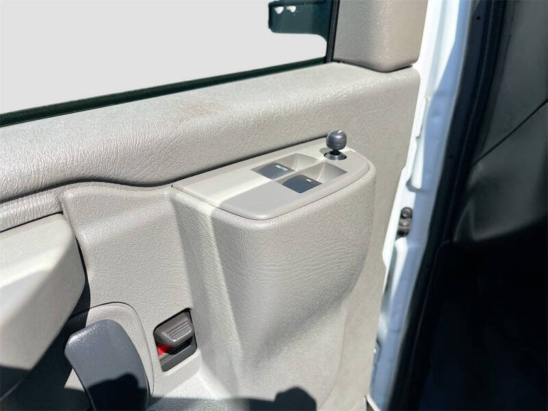 2023 Chevrolet Express 2500