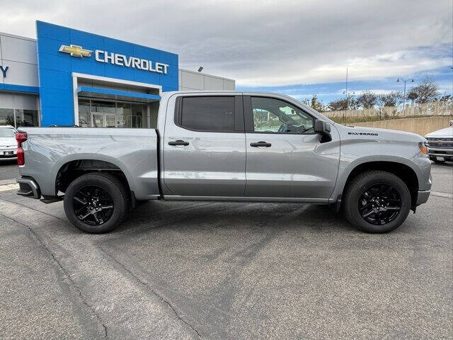 2024 Chevrolet Silverado 1500 Custom