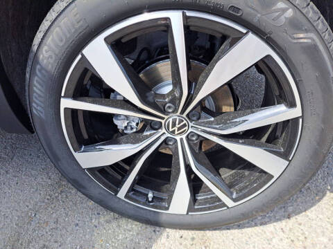 2026 Volkswagen Atlas Cross Sport SEL Premium R-Line 4Motion